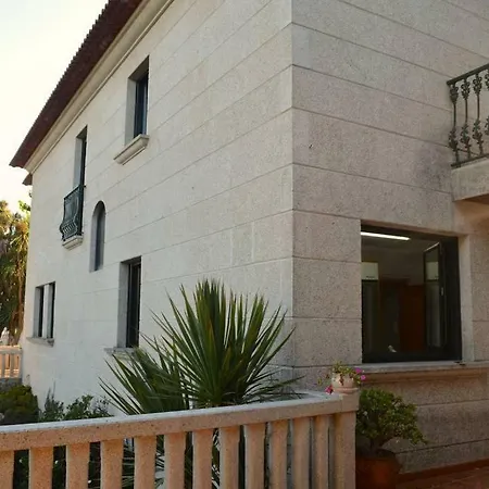 Casa La Vina, Vila *