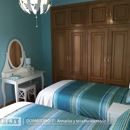 Casa La Vina, Vila