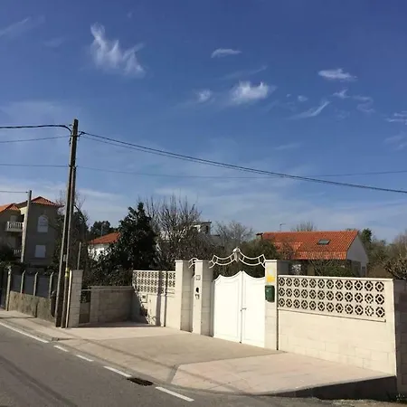 Vila Casa La Vina, *