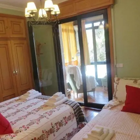 Casa La Vina, Vila *